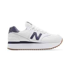 New Balance Women’s 574 Sneakers/Athletic size 8.5 B
Worn twice